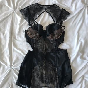 NWOT Victorias Secret High-Neck Lace Bustier | 34B